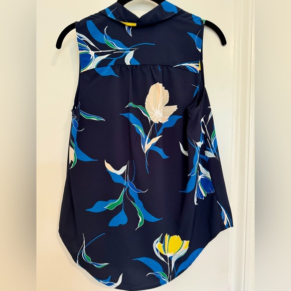 A New Day Blue Sleeveless Blouse - Picture 2 of 4